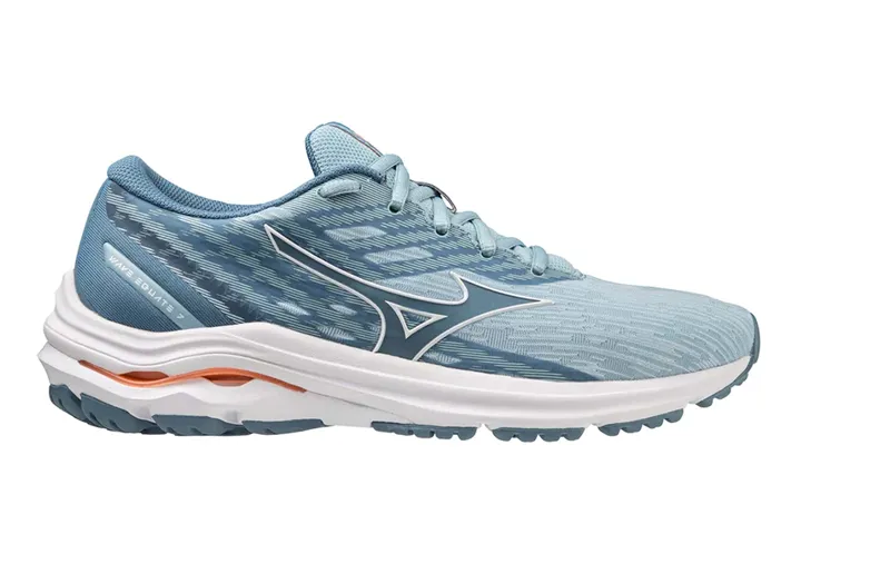 Mizuno CLEARANCE The Edge Sports Shop